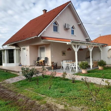 GESZTENYÉS Vendégház Harkány Exterior foto